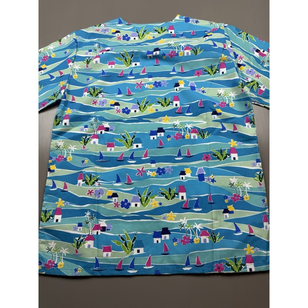 Fashion Women's Scrub Top Size X-Small Sailboats Floral Water Design Multicolor